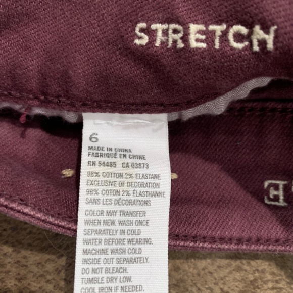 American Eagle Maroon Distressed Denim Shorts - Size 6 - Picture 4 of 4